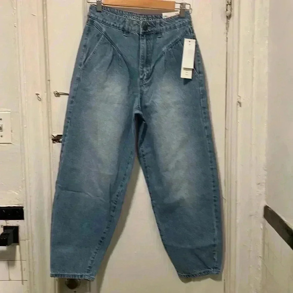 Madden Girl Junior's Lilac Balloon Jeans Blue Medium Wash NWT Size 27 - Picture 1 of 11